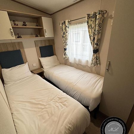Palm Grove 182 - Pet Friendly, Wifi, Close To Beach And Clubhouse - Golden Palm Resort - Meadow Lakes Caravan & Lodge Hire Skegness Bagian luar foto